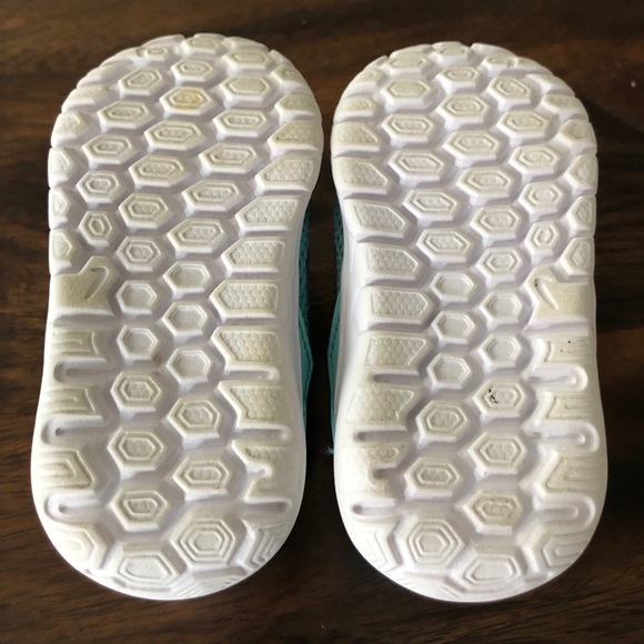 Nike Shoes - Picture 4 of 5